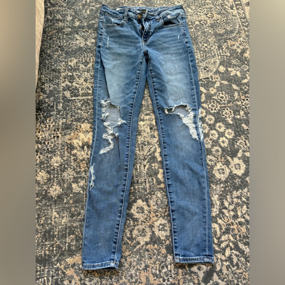 American Eagle Distressed skinny jeans